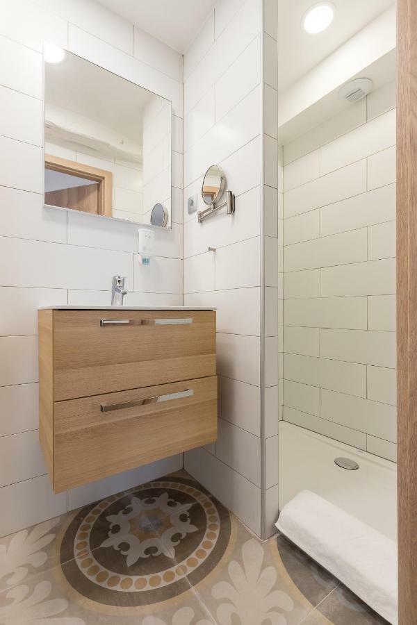 Apartment Flat *