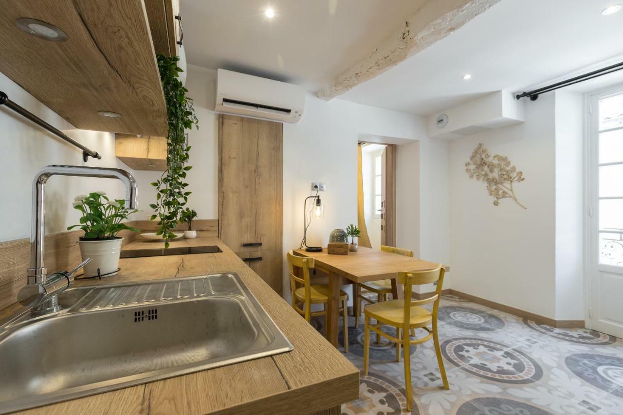 Flat Apartment *